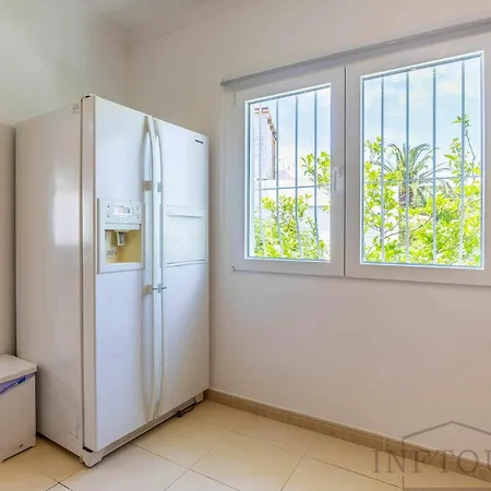 Inftour La Fustera Nyaraló