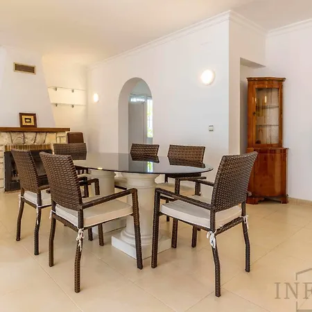 Inftour La Fustera Hébergement de vacances