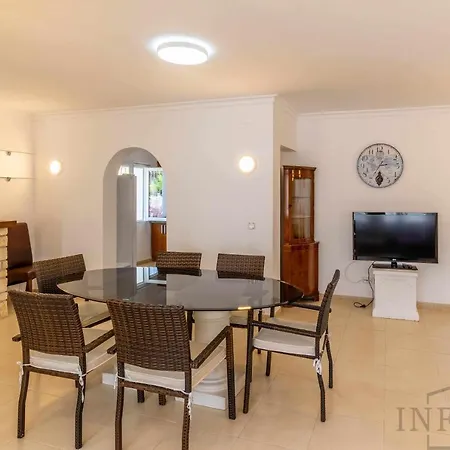 בית נופש Inftour La Fustera קלפה