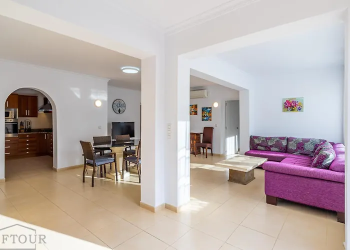 Inftour La Fustera بيت للعطل *