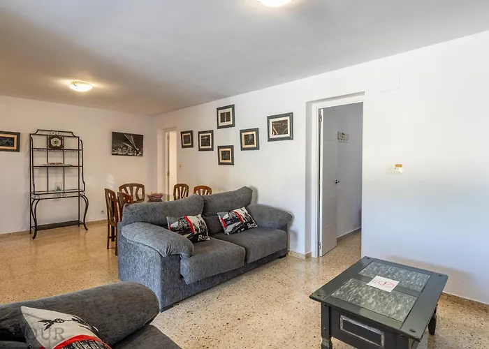 Inftour La Fustera * كاليبي