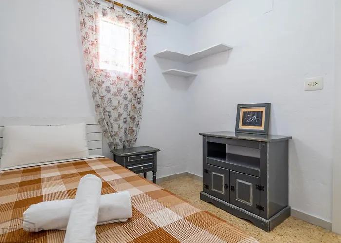 Inftour La Fustera * كاليبي