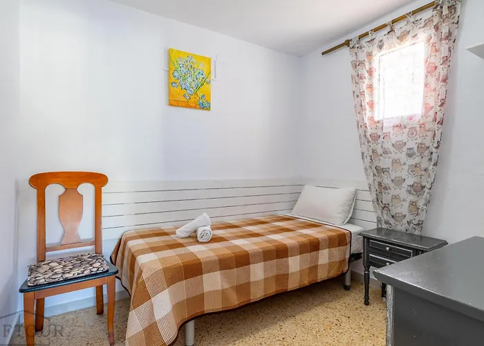 Inftour La Fustera بيت للعطل