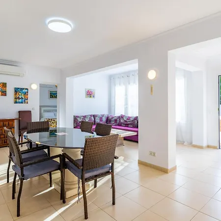 Inftour La Fustera Vakantiehuis *